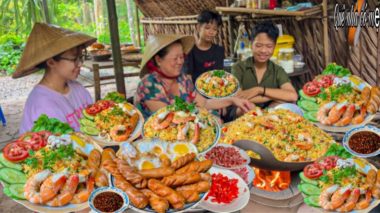 Cơm Chiên Thập Cẩm Hải Sản, Trứng Xúc | Bữa Ăn Sáng Của Mẹ Nơi Vùng Quê || Seafood fried rice