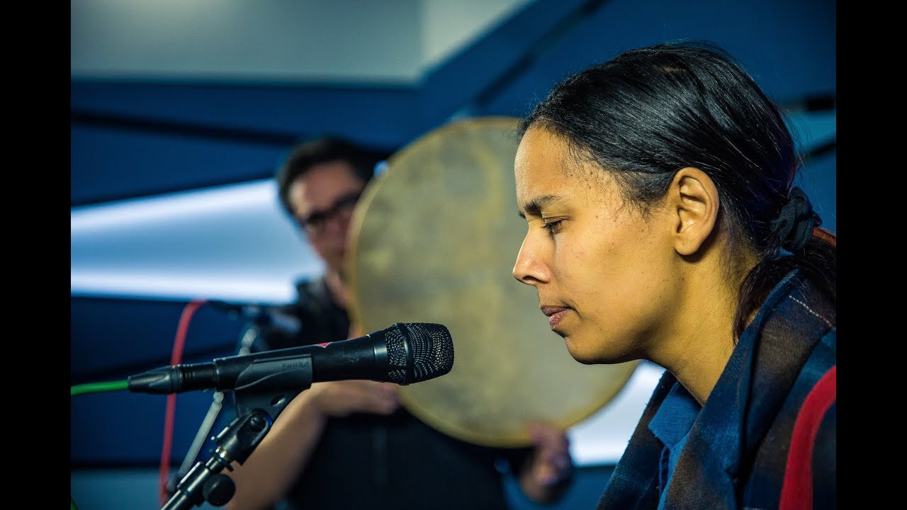 RHIANNON GIDDENS - HE WILL SEE YOU THROUGH (LIVE@RADIO 1)