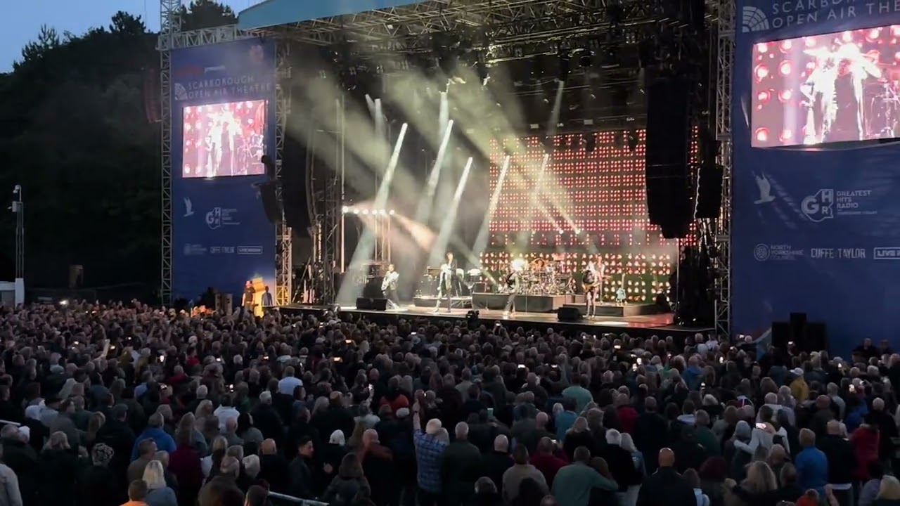Simple Minds Scarborough Alive and Kicking