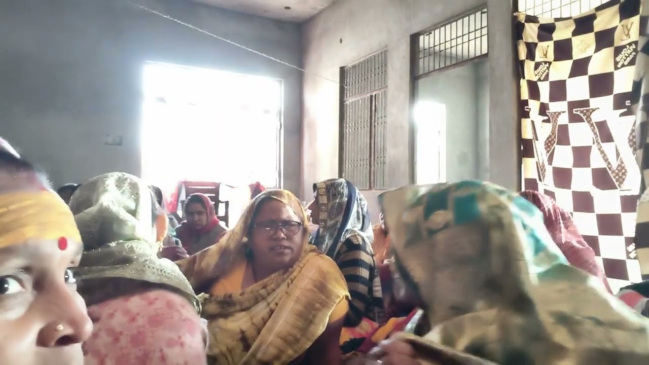हरि हरि तुलसा गोरी गोरी राधा दोनों ने बांट लिया श्याम आधा आधा#bhajan 🙏👍♥️🌿