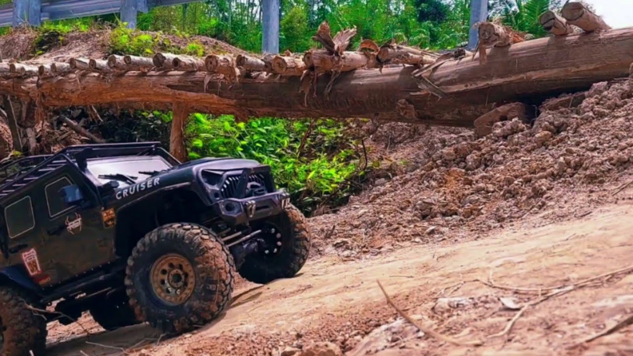 RC Crawler 1/10 | Scale Rubicon RGT ex86100 V2 | The Most Dangerous Bridge Expedition In The World