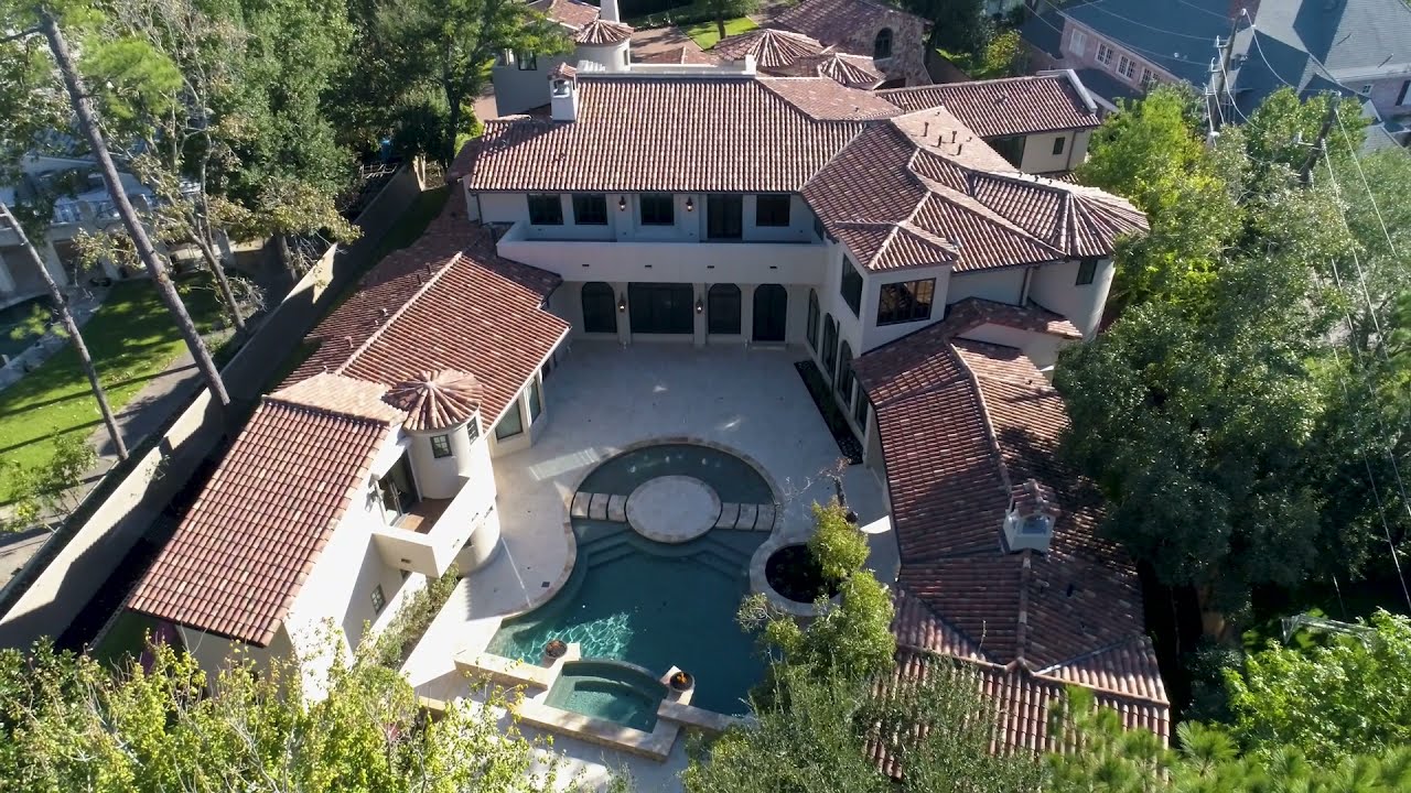 Inside a stunning Houston mansion | Luxury & Leisure on Memorial Drive.