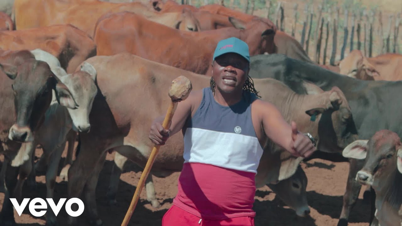 Martin & Ndolwane Super Sounds - Abakhongi (Official Music Video)