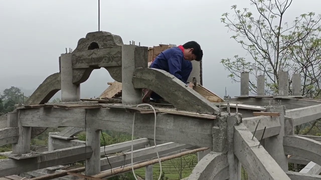 Nhà sàn một gian hai trái, và bếp liền kề .
