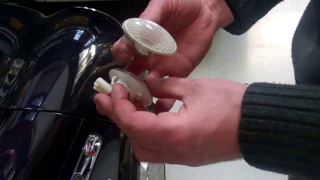 How to change side repeaters / bulbs / trims on BMW Mini One / Cooper & S