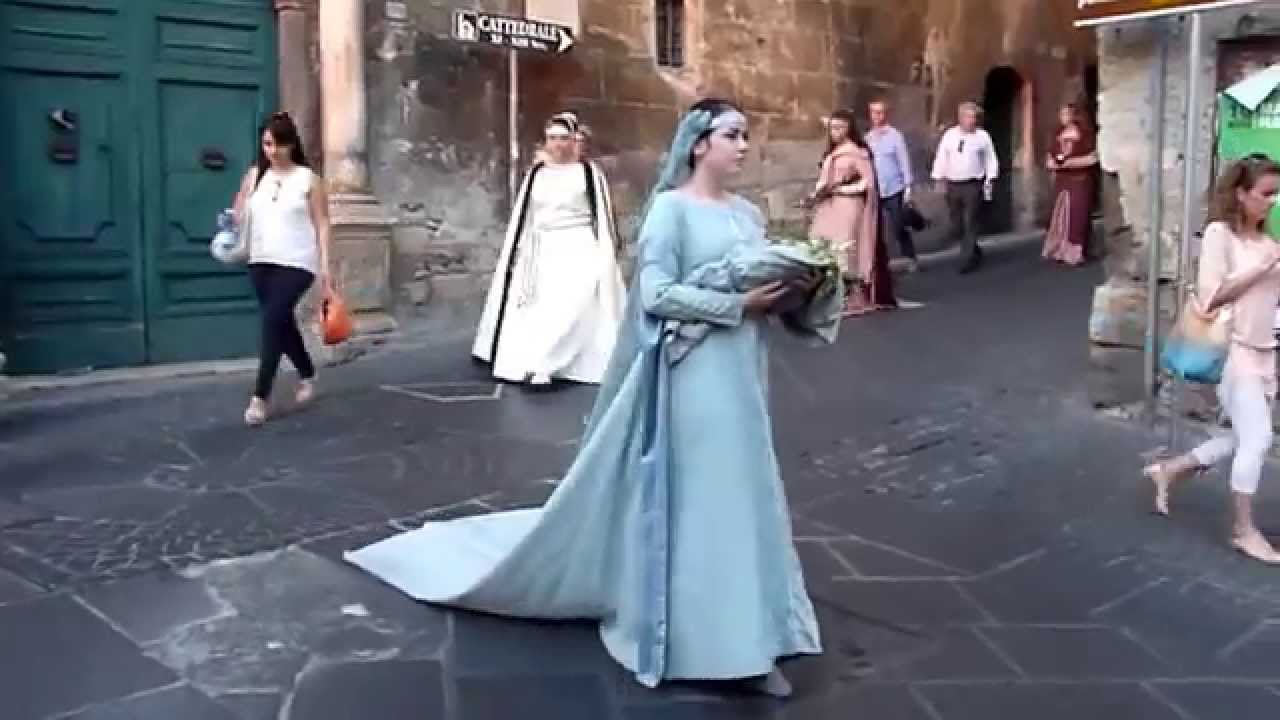 Anagni (Fr) - La grande sfilata rievocativa del Medioevo