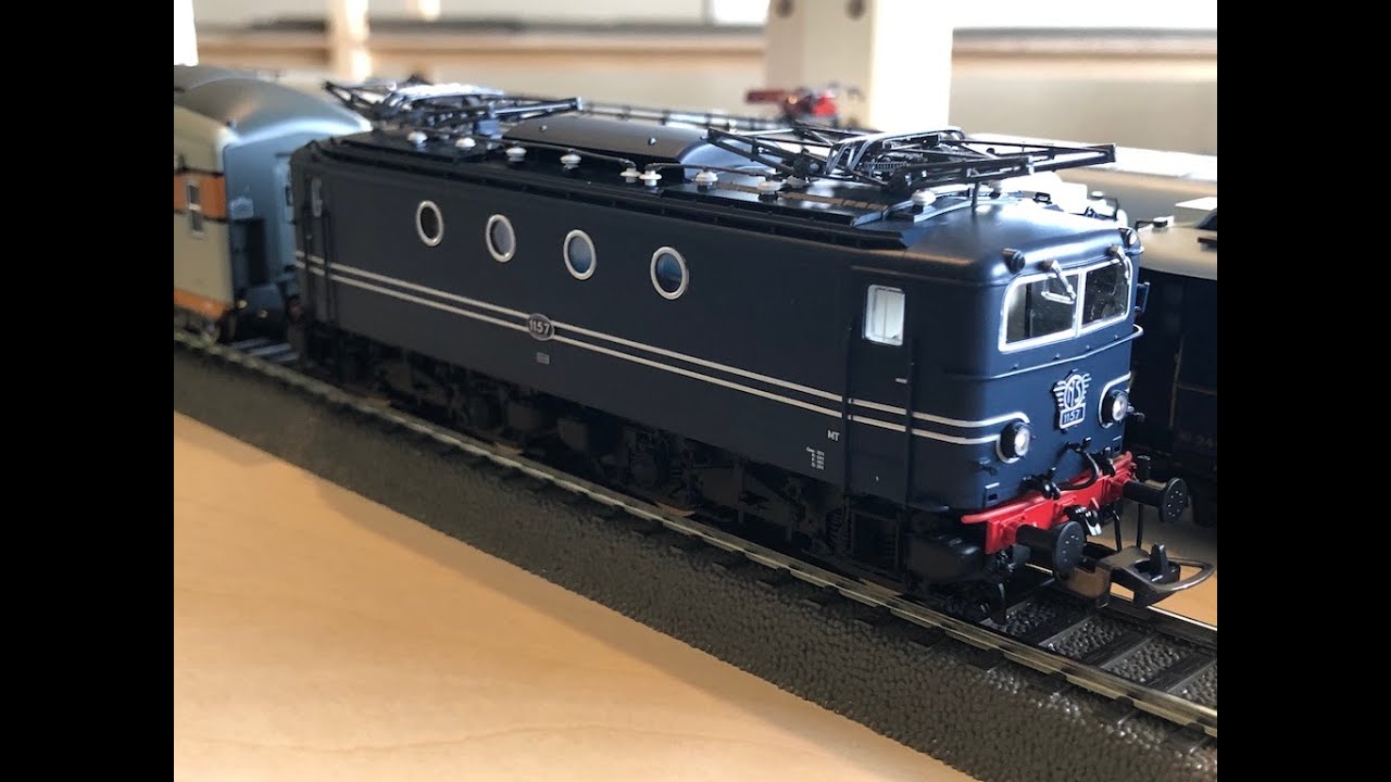 unboxing Piko 51366 NS 1100, ViTrains 1122 en digikeijs 4088CS van Pijplines modelbouw in Enschede.
