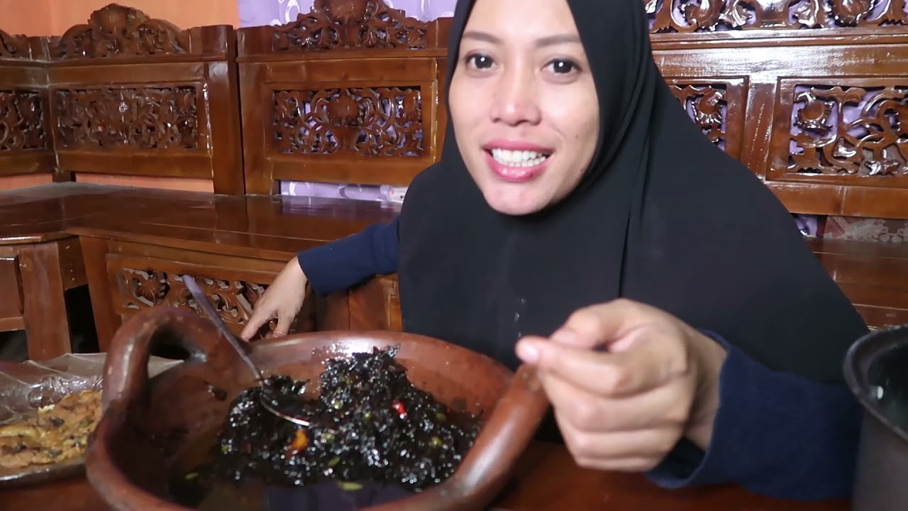 WAYAHE MAKAN MALAM - SAMBAL BAWANG INI NGGAK ADA DI TEMPAT LAIN !!! SEDAP NEMEN