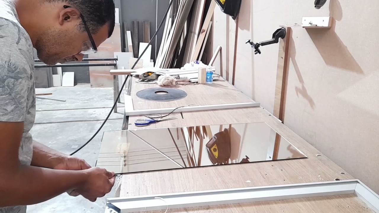 fazendo porta de aluminio pra moveis