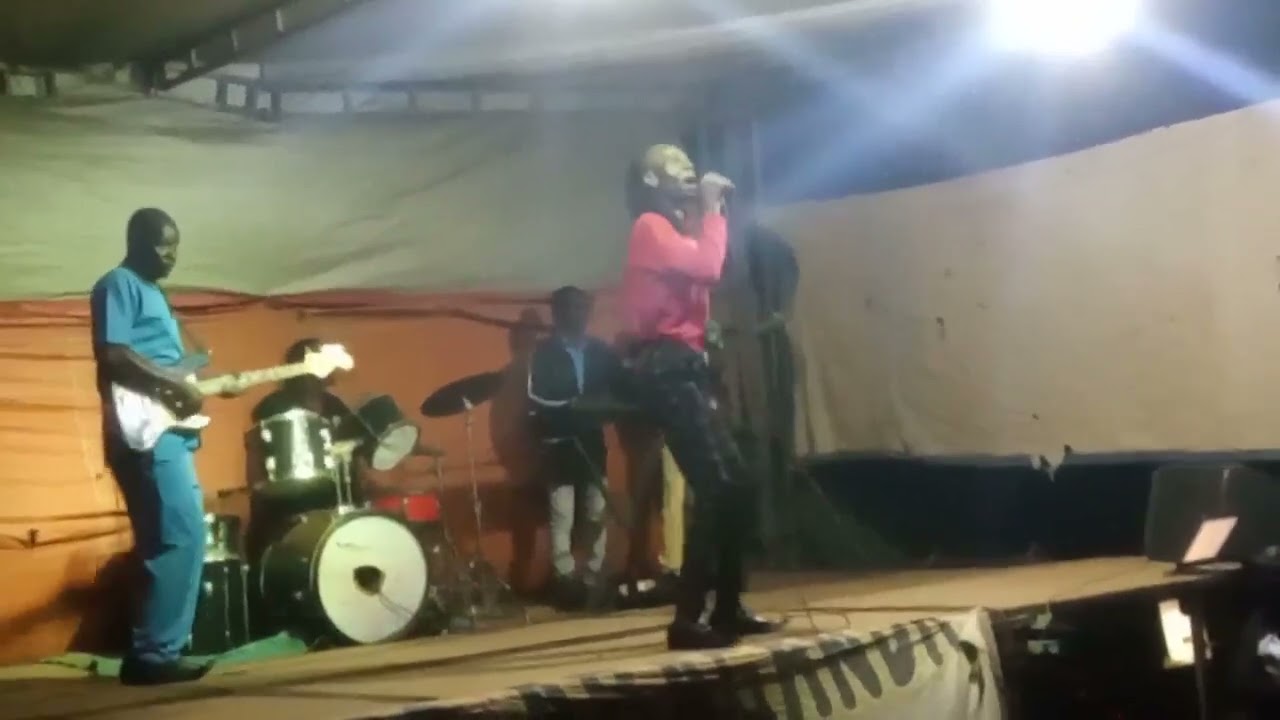 uncle hoe live performance