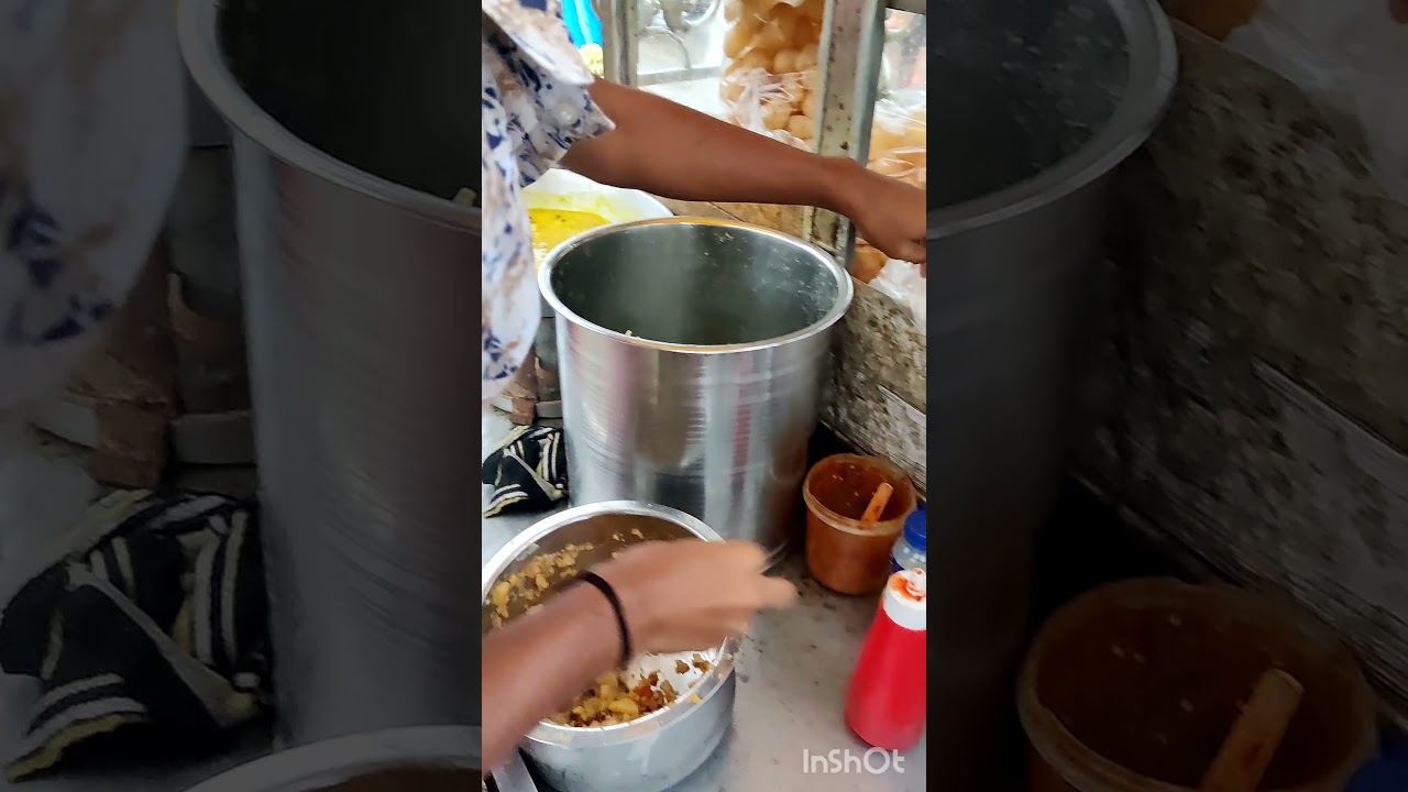 Rs 10 mey zabardast pani pakodi #panipuri#golgappe#fuchka#pakodi#yummy#streetfood#foodlovers#love
