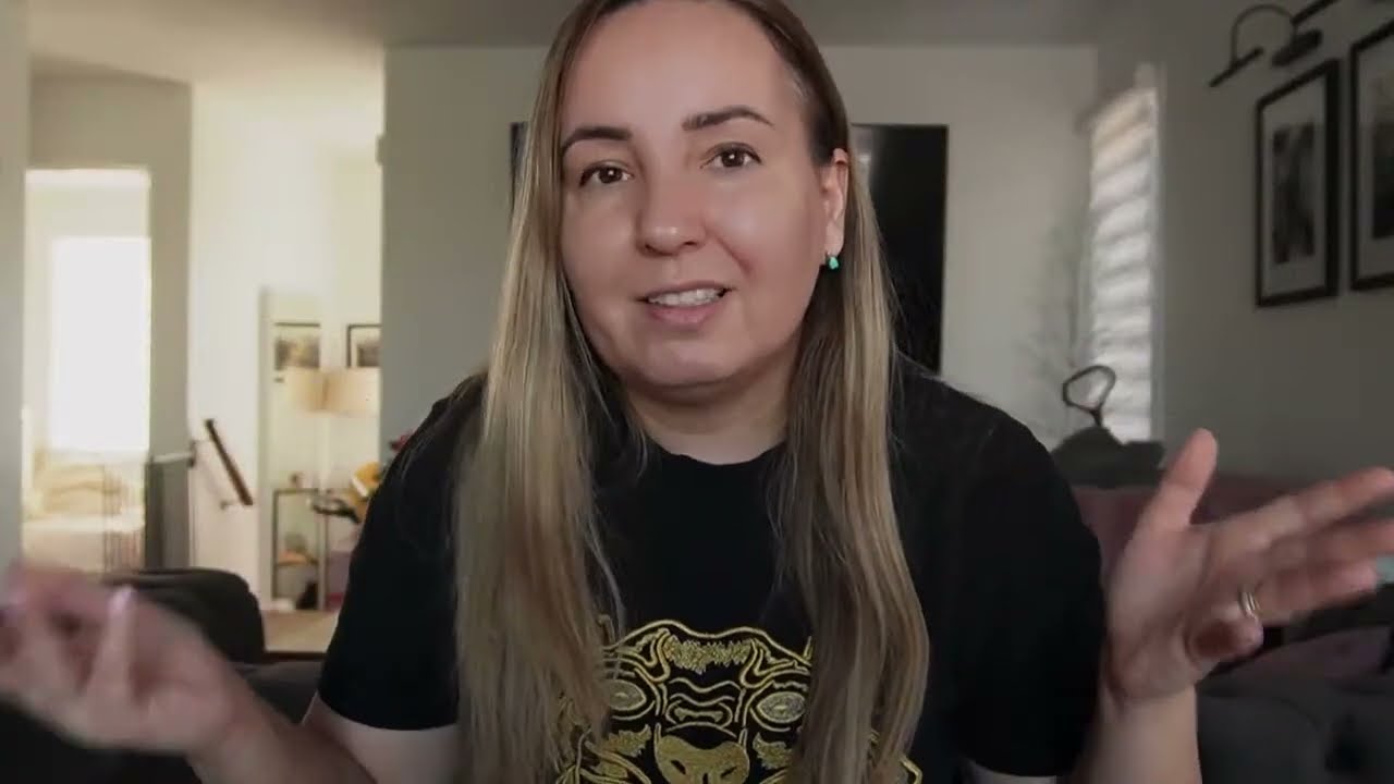 SECRET, CE FACE? CINE SE BAGA INTRE VOI DOI???