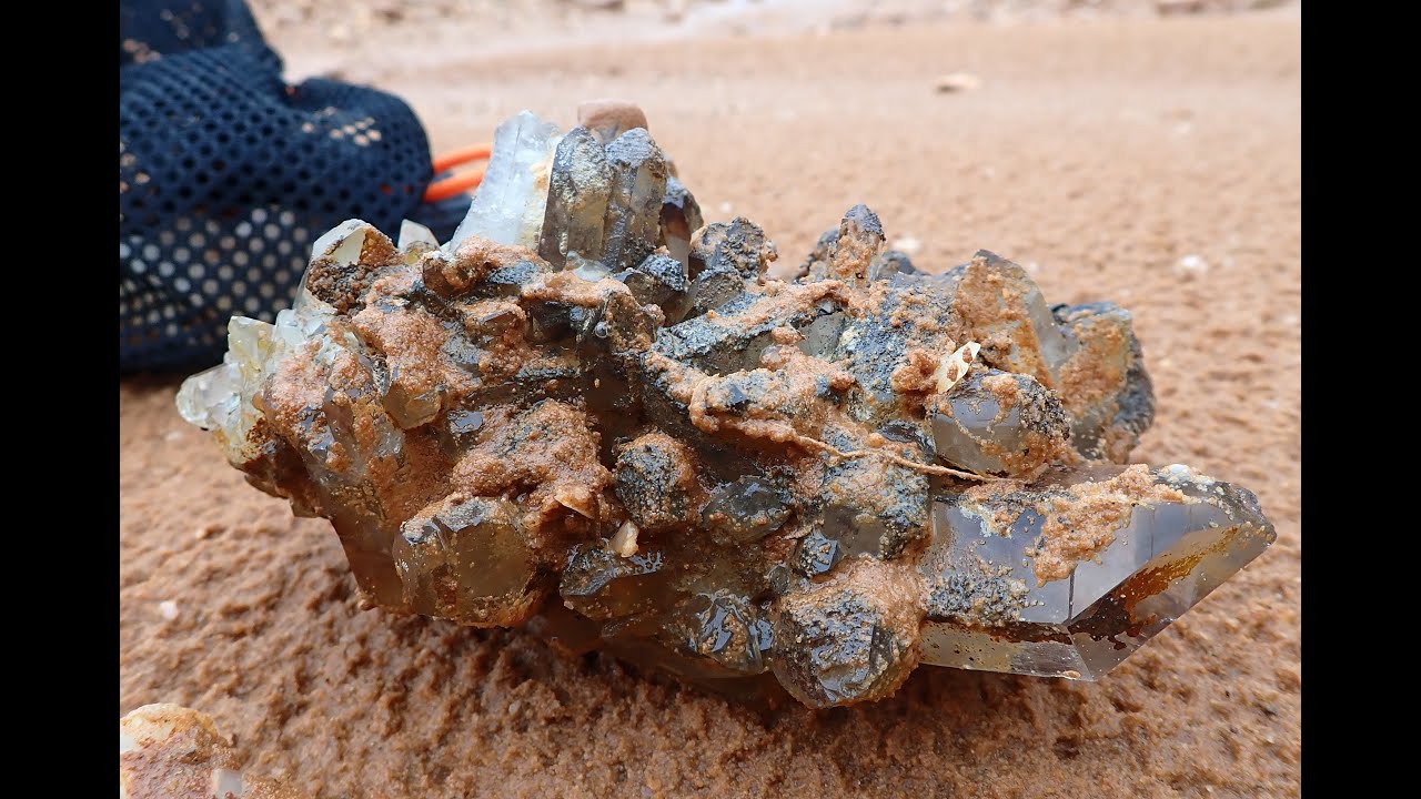 SURPRISING find surface collecting at Wegner Quartz Crystal Mines tailings pile