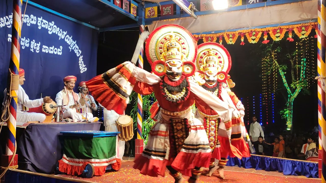 ಪಾವಂಜೆ ಮೇಳದ ಶುಂಬ ನಿಶುಂಬರ ಹೊಸರೀತಿಯ ಅಬ್ಬರ ನಡೆ - ಜನರ ಮನಗೆದ್ದ  ಕಲಾವಿದರು- ಶ್ರೀ ಮನೀಶ್ ಎಡನೀರು ,ಶ್ರೀ ಮಧುರಾಜ್