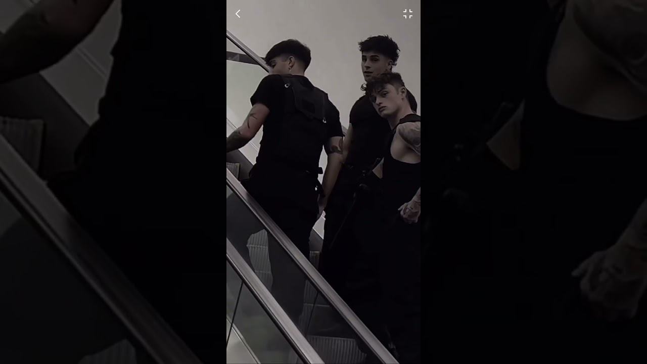 Polic&iacute;as guapos en la calle #matiasochoa #tiktok #short