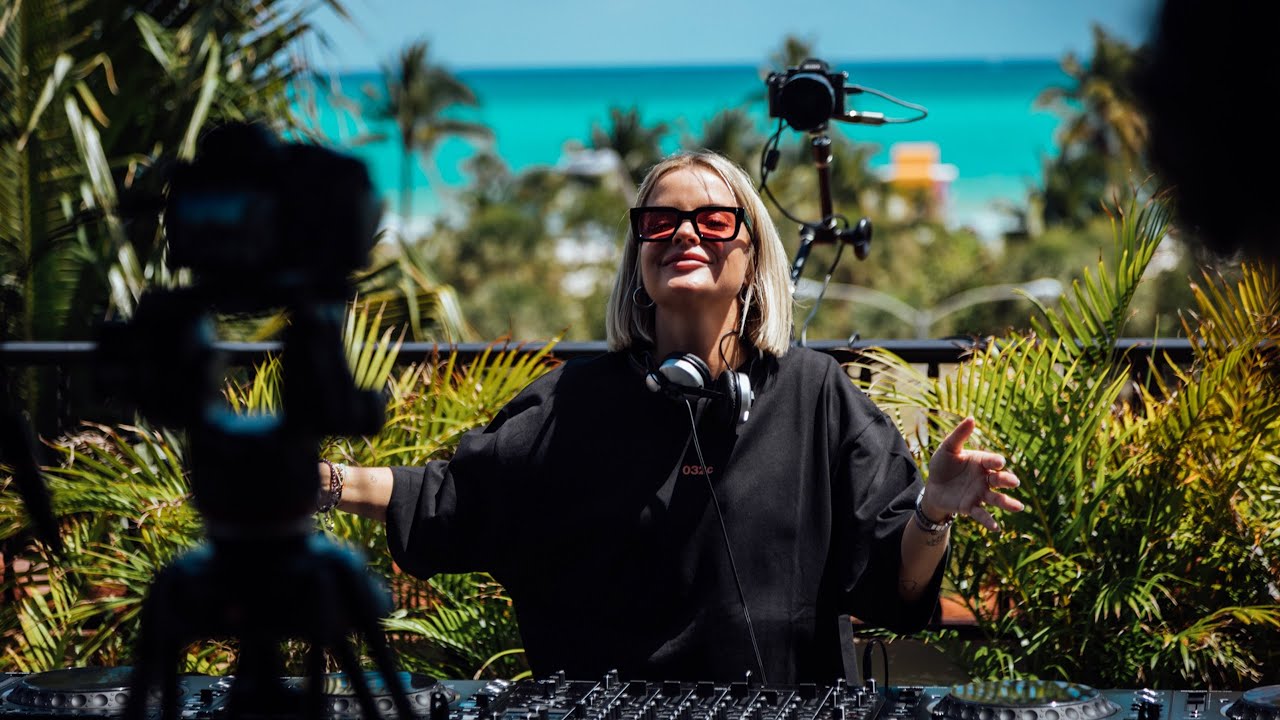 LOVRA - 1001Tracklists &lsquo;The Future Of Dance&rsquo; Miami Rooftop Sessions 2023 [Tech House Live DJ Set]
