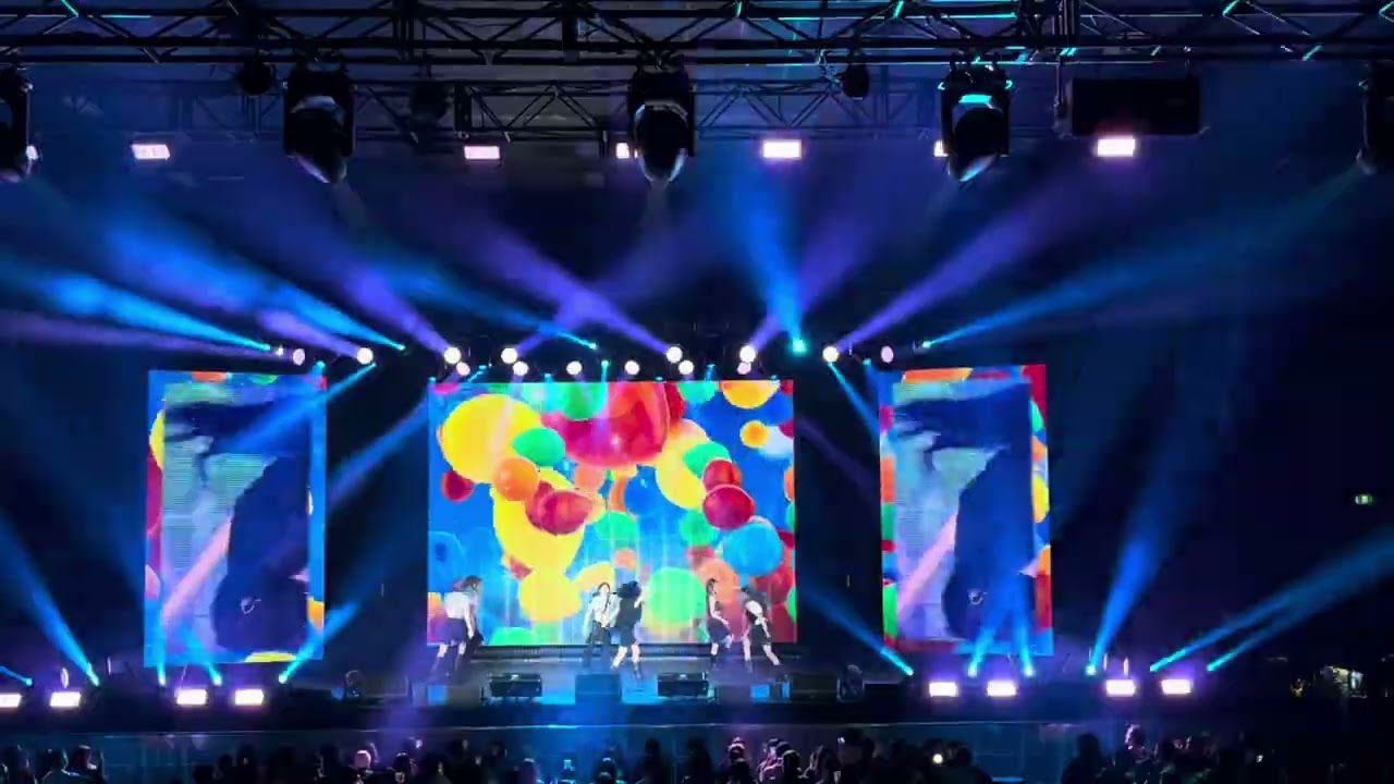06/06/2025 NMIXX - plot twist (TWS Cover) (Live at Festival Hall, Melbourne)