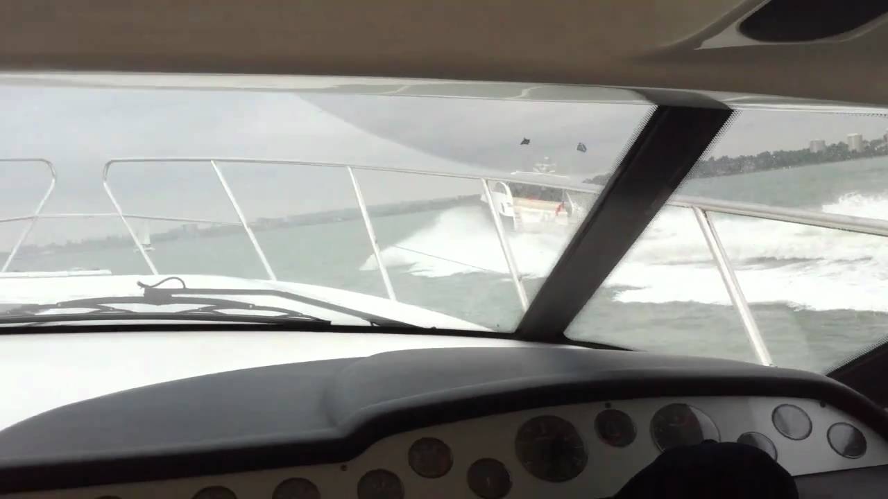 Princess V48 V's V62 Race in the Solent, Southampton 2010