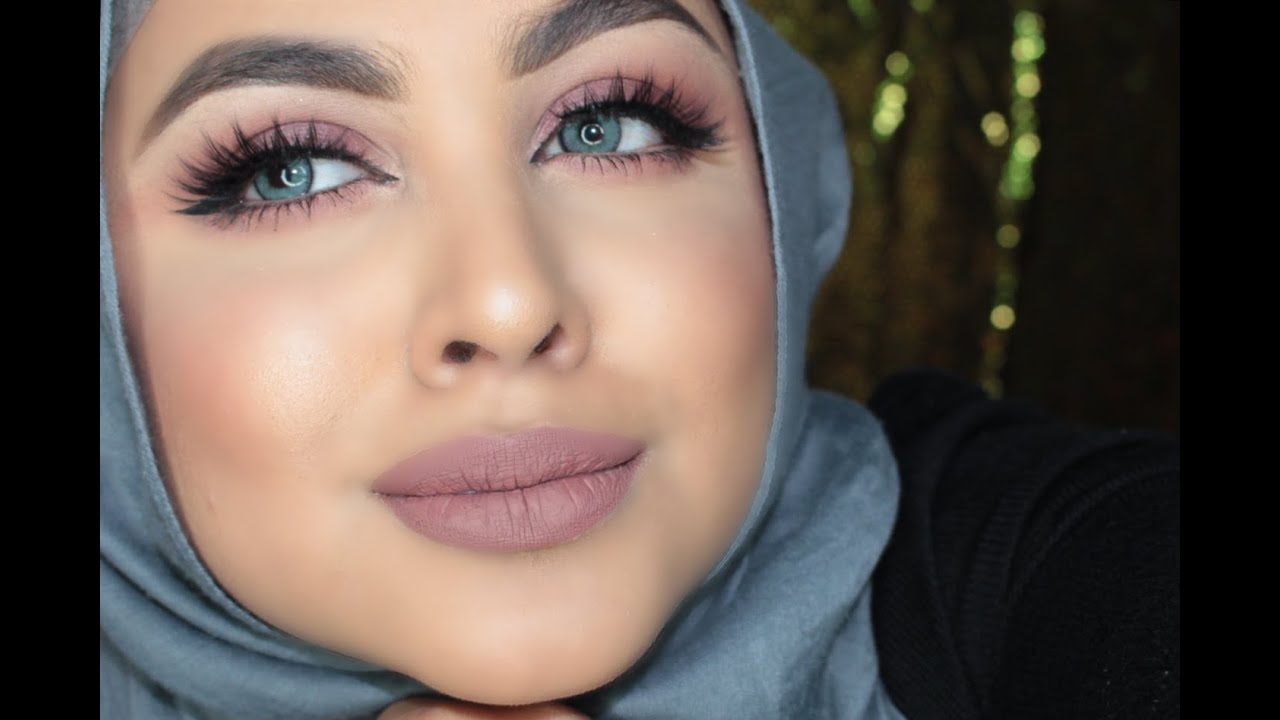 طريقة رسم الآيلاينر و تركيب الرموش