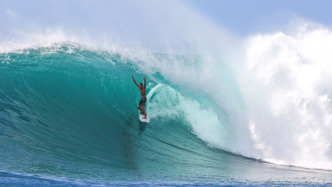 Big Wednesday Surfing Hawaii SONY 4K