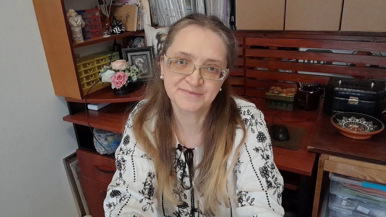 Мій вишивальний куточок, розпочатиші та покупки...🙇‍♀️