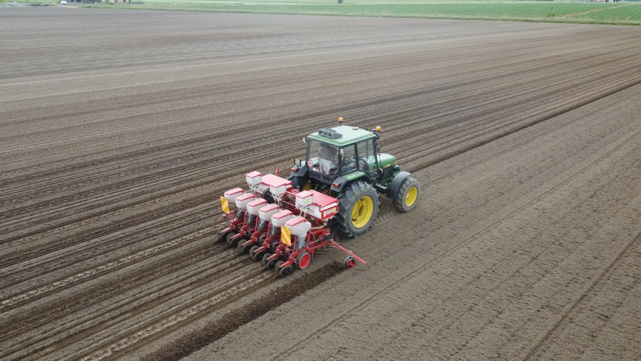 Semina fagiolini 2024                                        con John Deere 1950 e Gaspardo MT