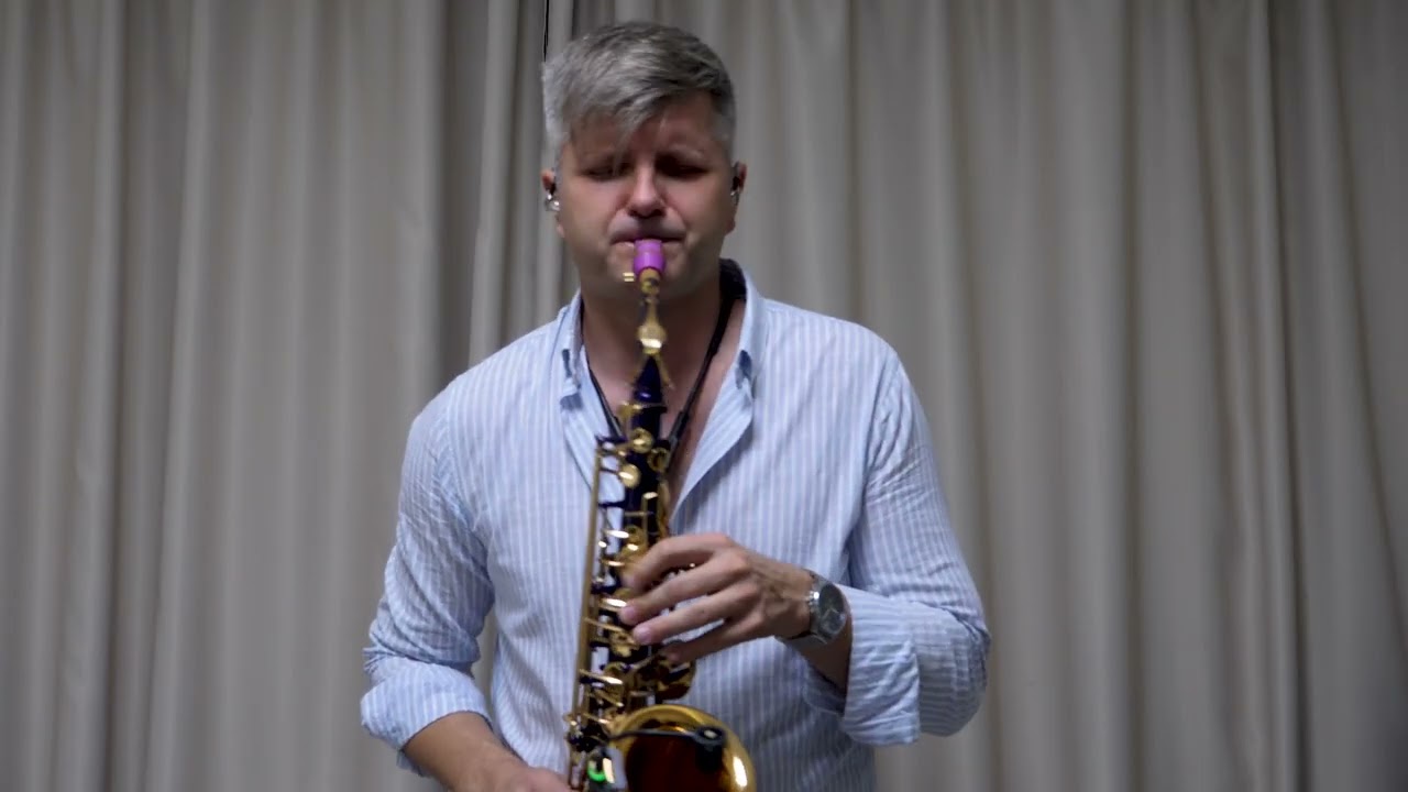 Ecoul iubirii  by  Iulian Ivanov SAX