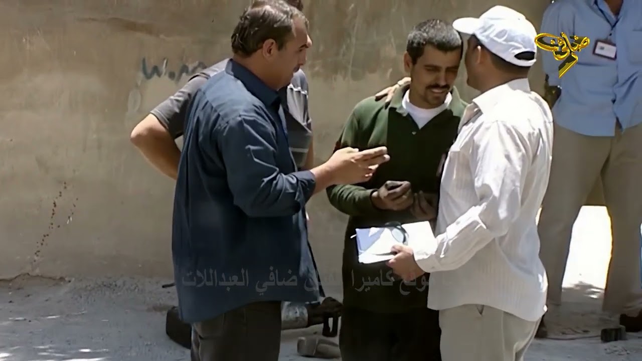 كلب شرس يتم وضعه بسياره لشخص نزل للسوبرماركت بالاردن والله ستر من هالمقلب.