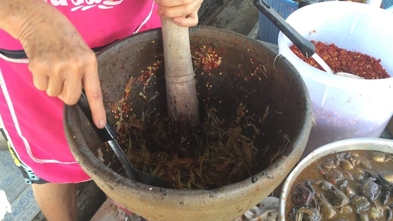 ส้มตำปูปลาร้าเจ้าอร่อยที่สุดในยโสธร ส้มตำยายดม  อ.เมือง แนะนำต้องมากิน Yasothon Thailand
