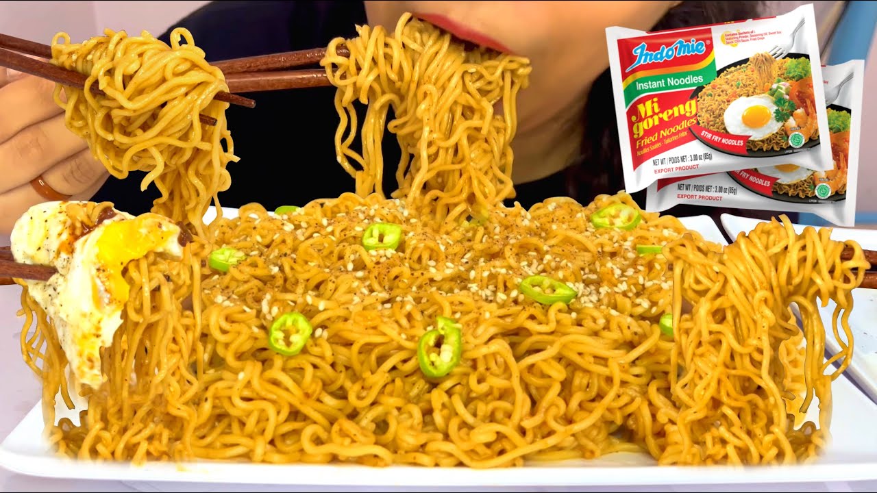 MUKBANG | Indomie Mi Goreng Fried Noodles with Fried Eggs🍝🍳✨
