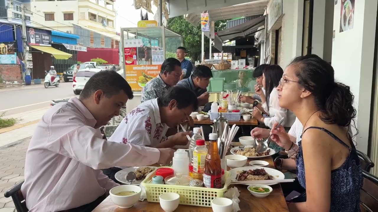 ញាំអាហារពេលព្រឹកនៅសៀមរាប By Pou Vot 
