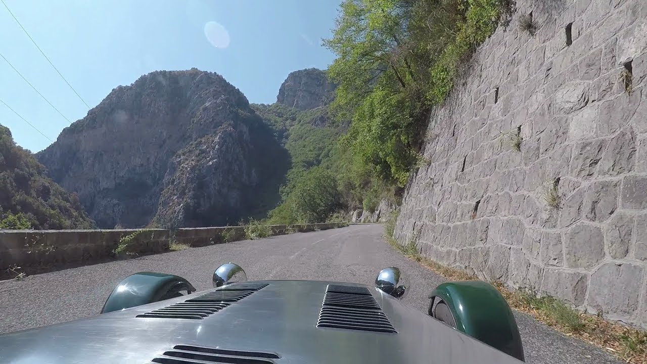 Montée vers le col de Turini en Caterham Seven 275 (partie 1)