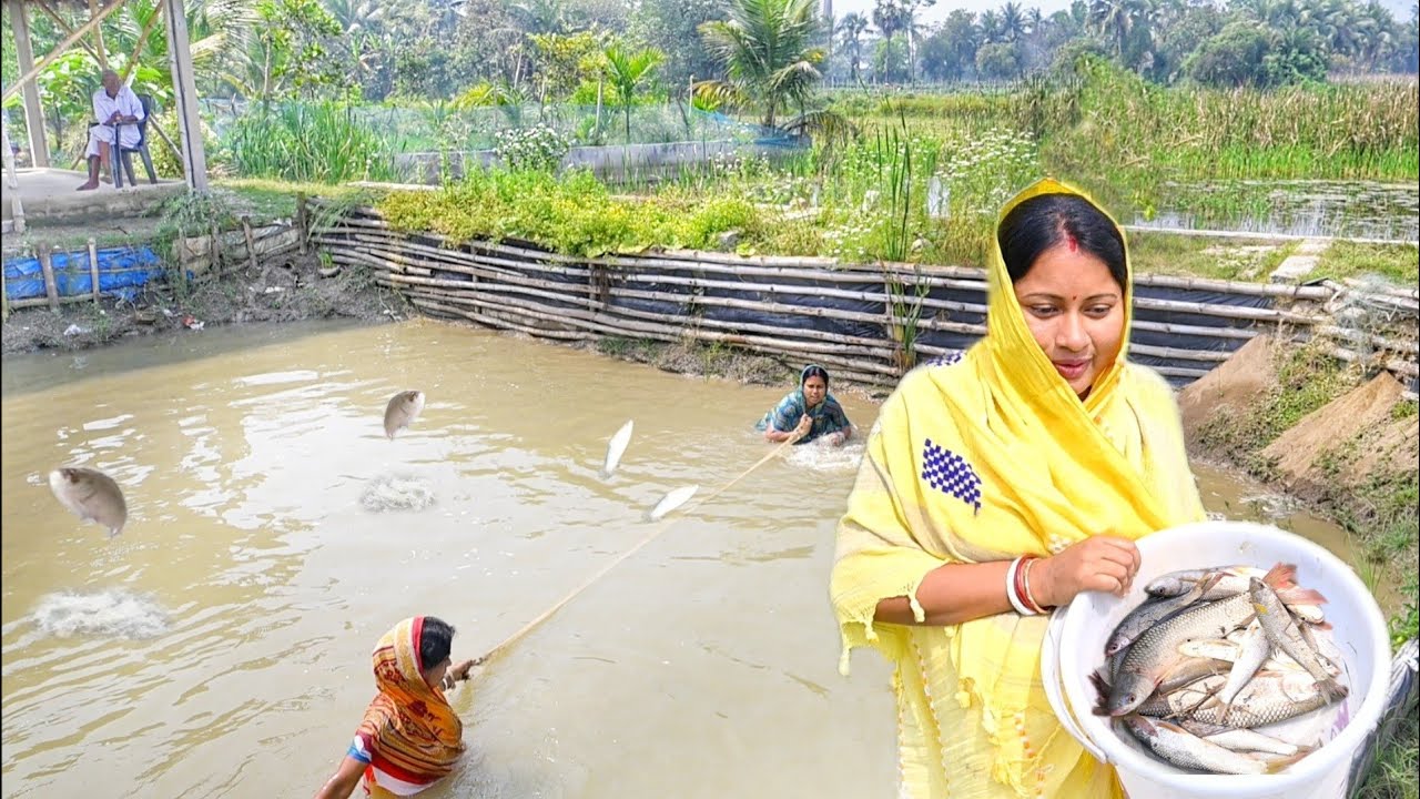 আলু পটল দিয়ে পুকুরের চারাপোনার পাতলা ঝোল রেসিপি সাথে নরম ভেন্ডির রসা || traditional fishing