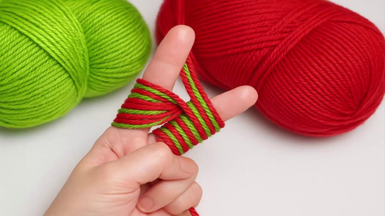 All I Used Was Yarn and My Fingers… The Result Is Soft, Elegant, and Eye-Catching 🌷🧶