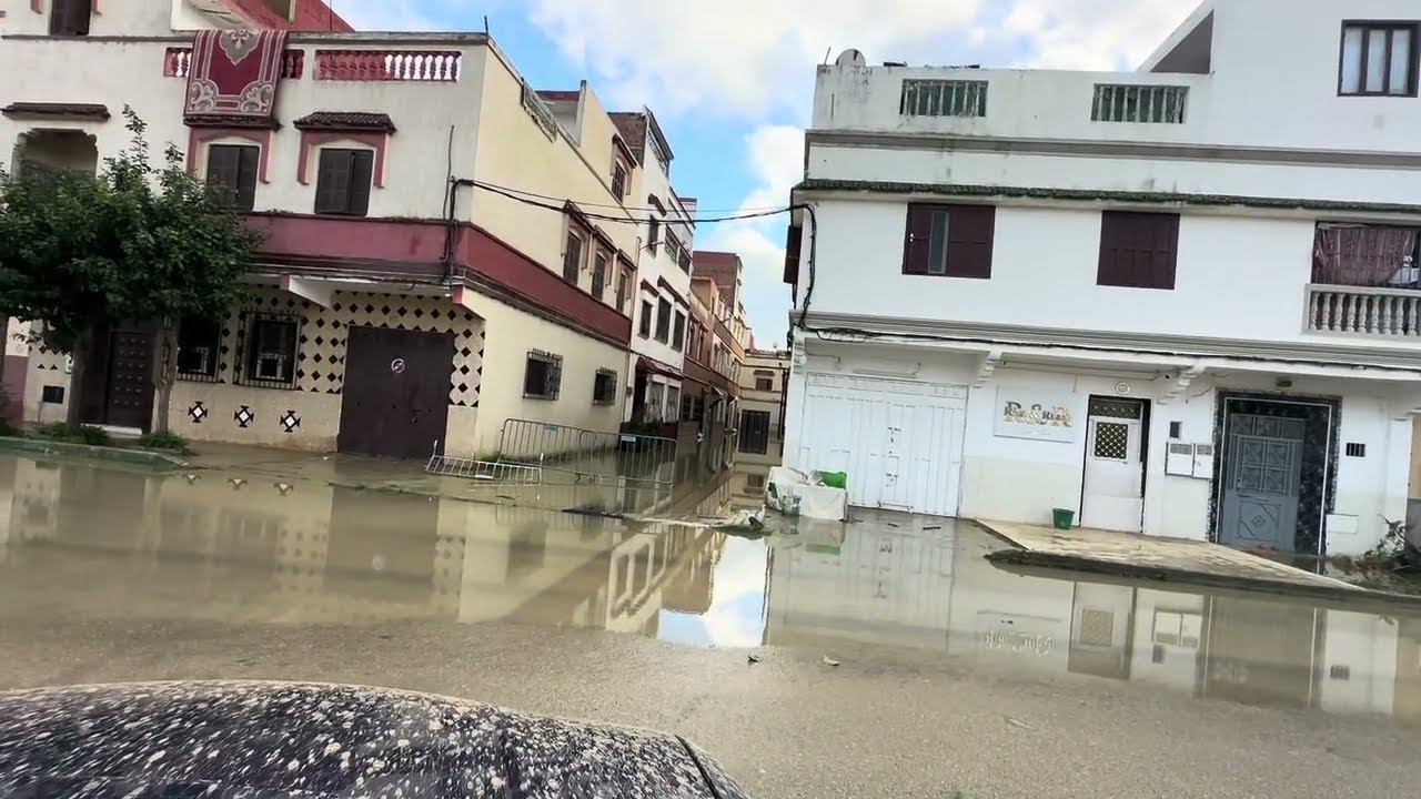 الوضع الحالي بدون زيادة ولا نقصان بسكرينية الأندلس لموجود بقلب مدينة القصر الكبير المهددة بالفيضانات