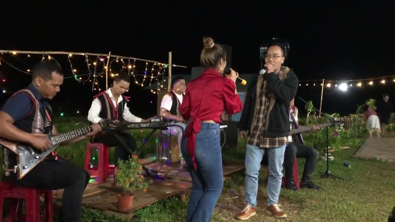 Lời yêu thường cover casĩ mơly & anh trai 82 ở con tum song ca đêm quán làng đur siu 81