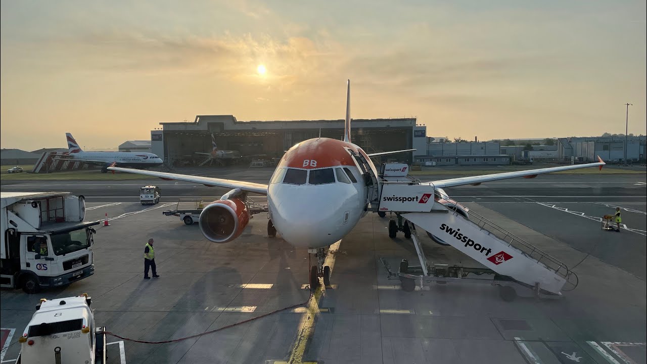 easyJet A319 Glasgow to London Gatwick *Full Flight*