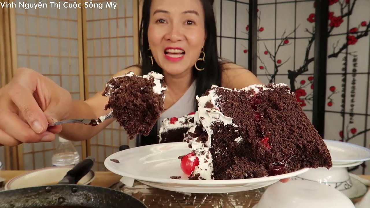 SINH NHẬT CÔ VINH NGUYEN THI  KỂ CHUYỆN ĐI ĐẺ RỚT,ĂN BÁNH BÈO TÔ TÔM THỊT THƠM NGON, CHERRY SOCOLA.