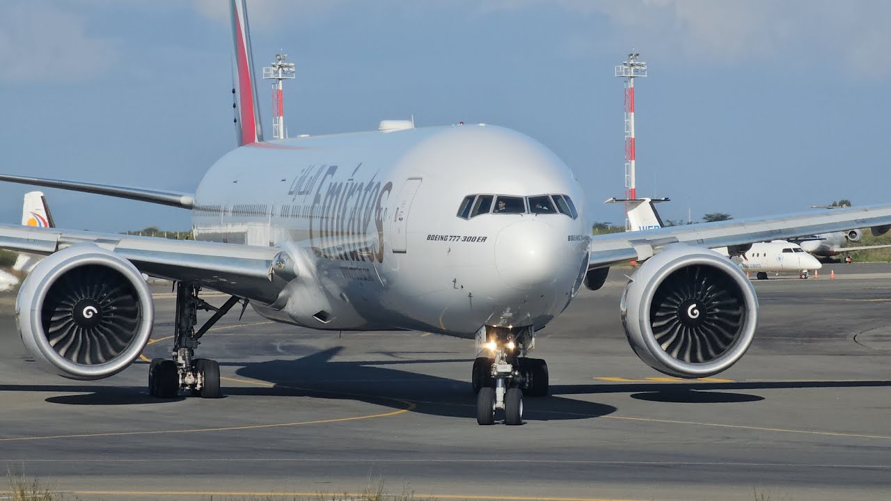 AWESOME CLOSE-UP PLANESPOTTING NBO