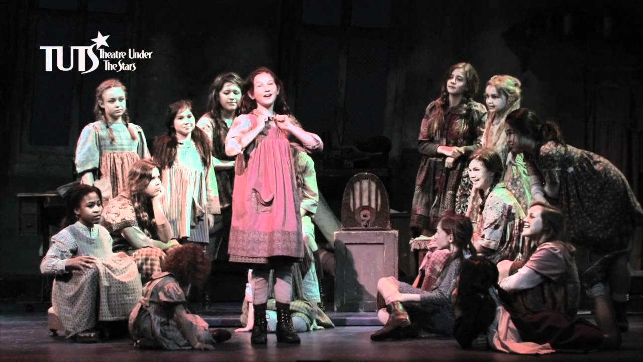 A First Look At TUTS' ANNIE!