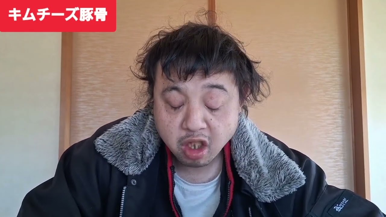 【とんこつラーメン】にキムチとチーズを入れて食べてみた　#とんこつラーメン　#キムチ　#チーズ