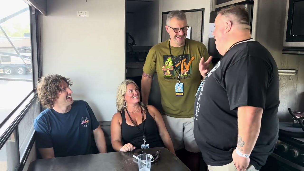 The KS95 Morning Show interviews Dean Lewis!