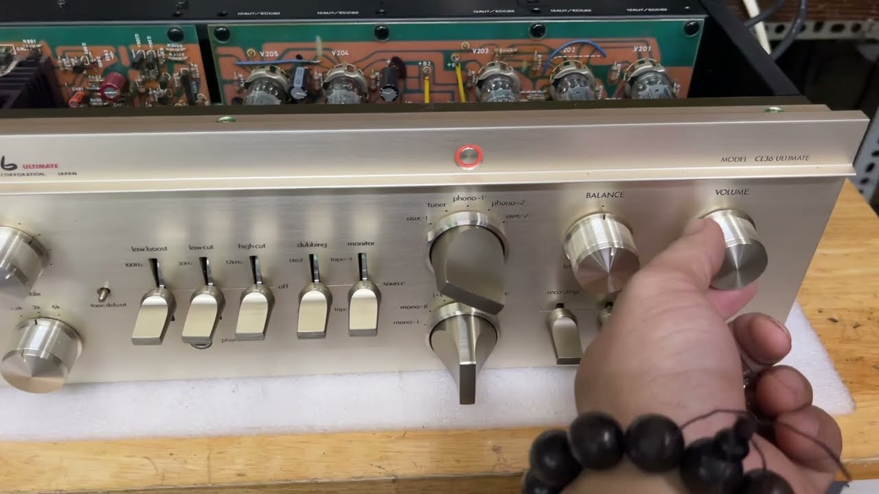 Pre  CL-36 Ultimate Luxman ( test chất âm )