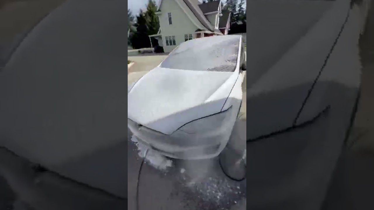 Foaming a Tesla Model X in under 10 seconds Using the Griots Boss Foam Cannon Lance