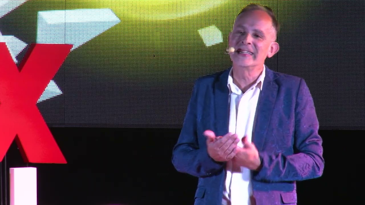 La emoción de vivir la magia de la magia | JORGE VIERA | TEDxArequito