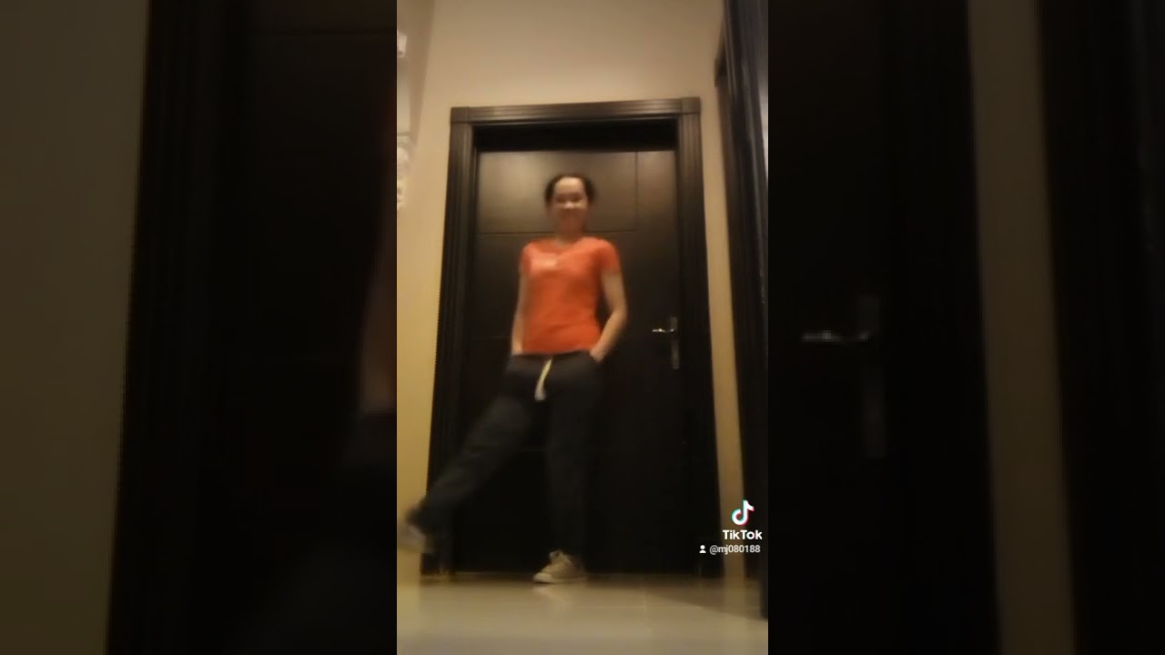 Happy Feet dance