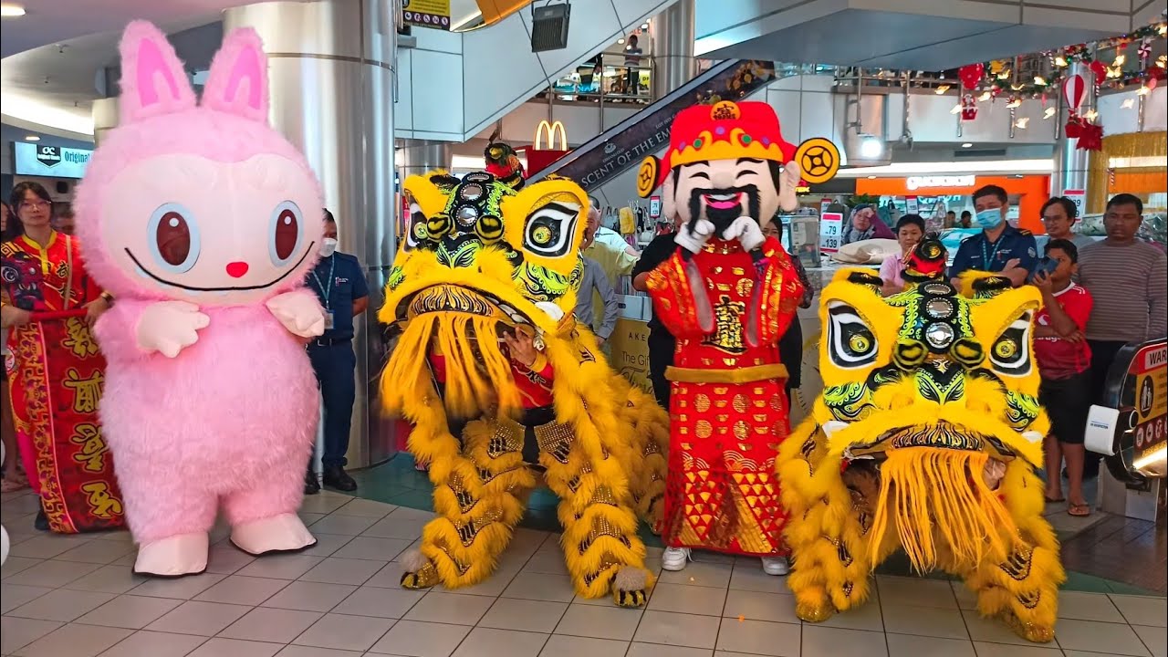 Lion Dance with Choy San Yeh and Rabbit