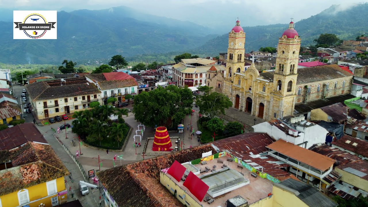 VOLANDO EN DRONE 4K - LA MESA