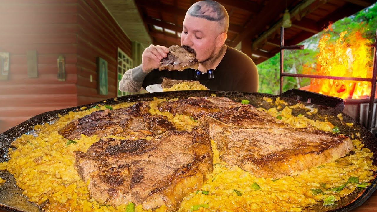 FAZENDO ARROZ DE BISTECA RAÍZ NO FOGÃO A LENHA !!!