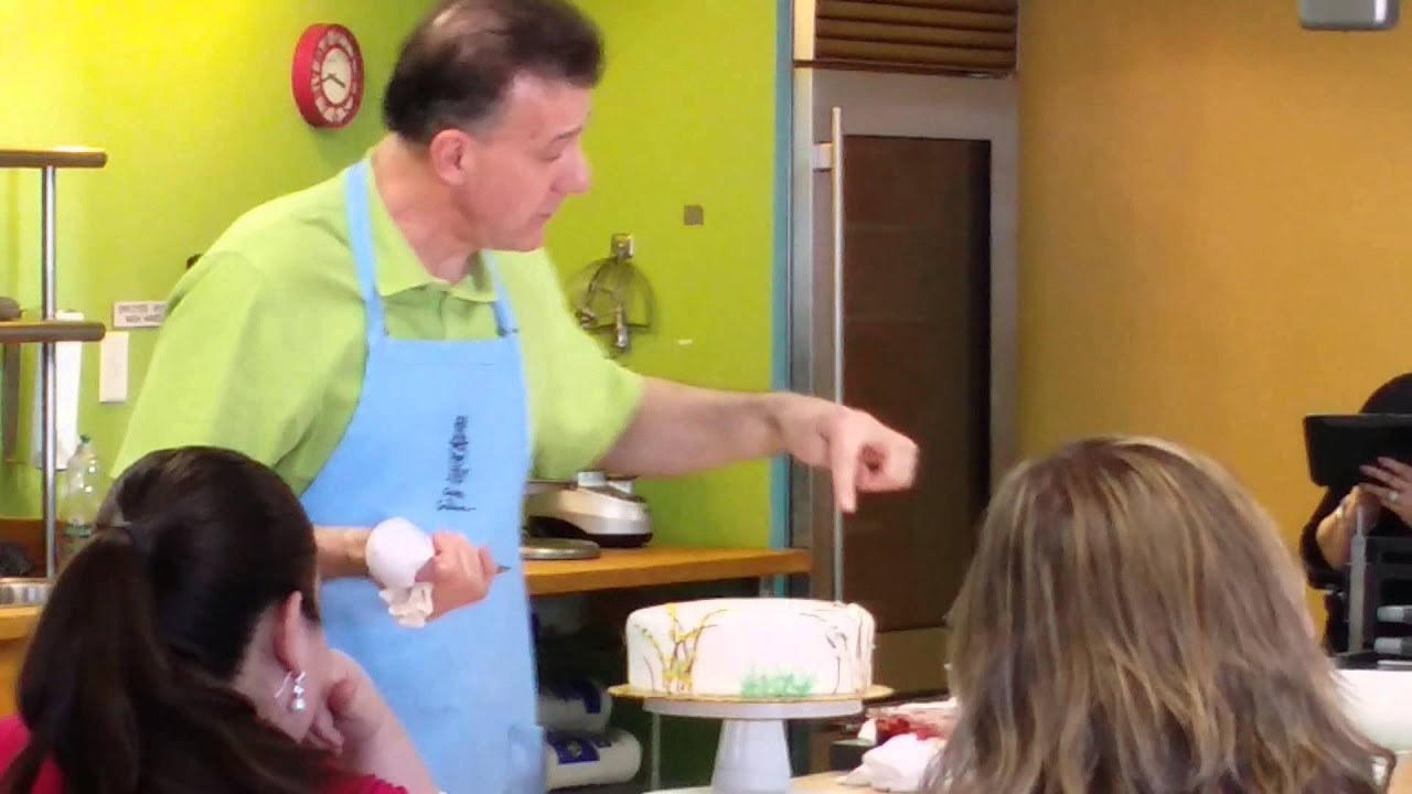 Cakes by Graham demo at Kitchen Thyme